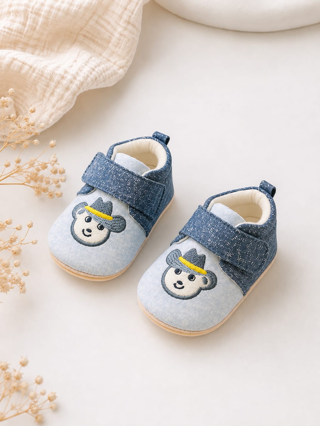 Anti-Slip Rubber Sole of Blue Denim Baby First Walker Shoes with Grip Pattern for Safe Walking